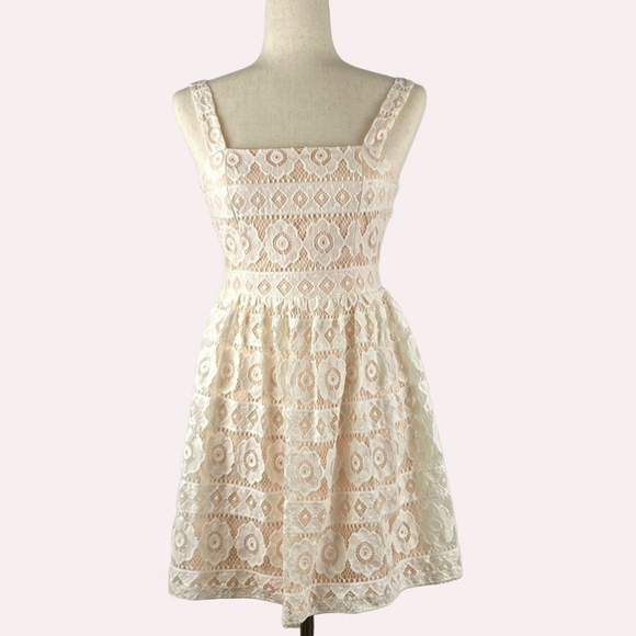 Lulus Dresses & Skirts - LULU'S Off White Lace Dress Size Small